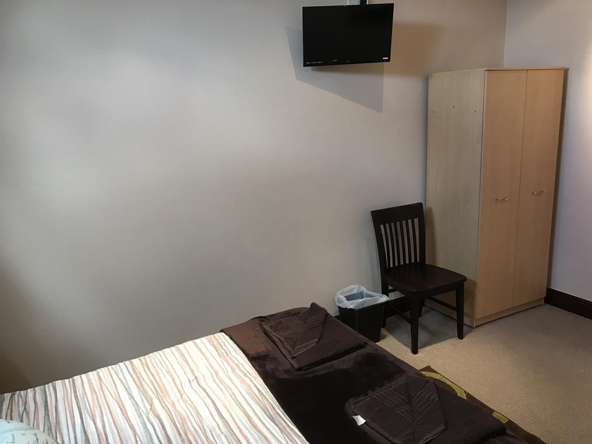 The Vine Hotel 查珀尔圣伦纳兹 外观 照片