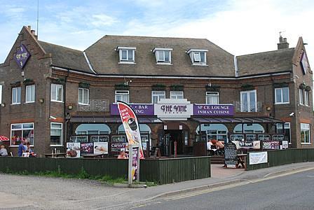 The Vine Hotel 查珀尔圣伦纳兹 外观 照片
